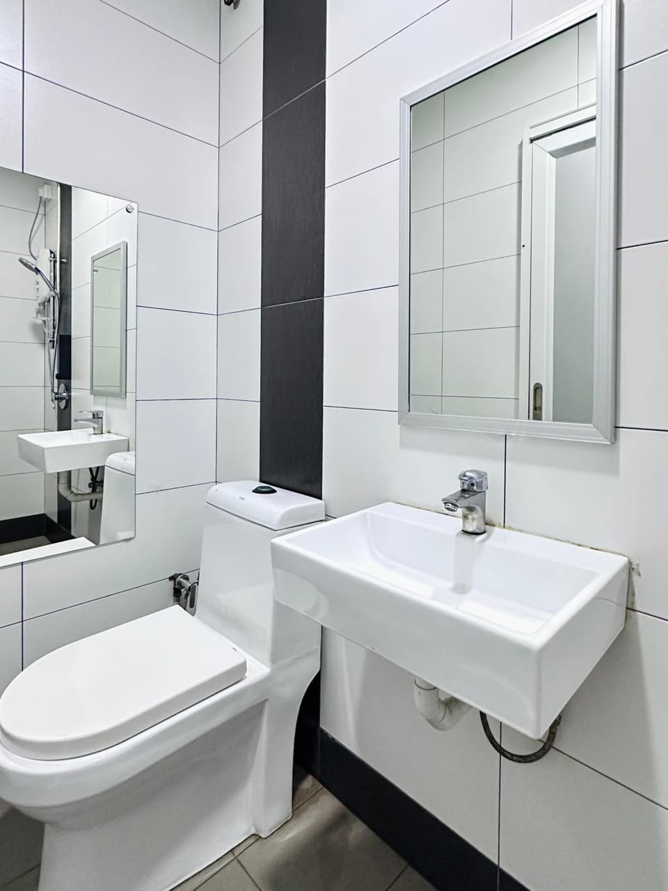104 1B1B Nusa Bestari-Near Bkt Indah Riverview Inn Bed and Breakfast in Johor Bahru