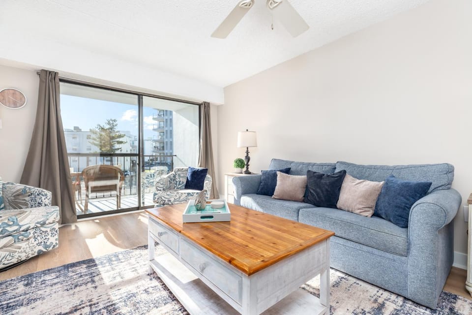 Modern 1BR Oasis with Pool & Easy Beach Access House in Ocean City