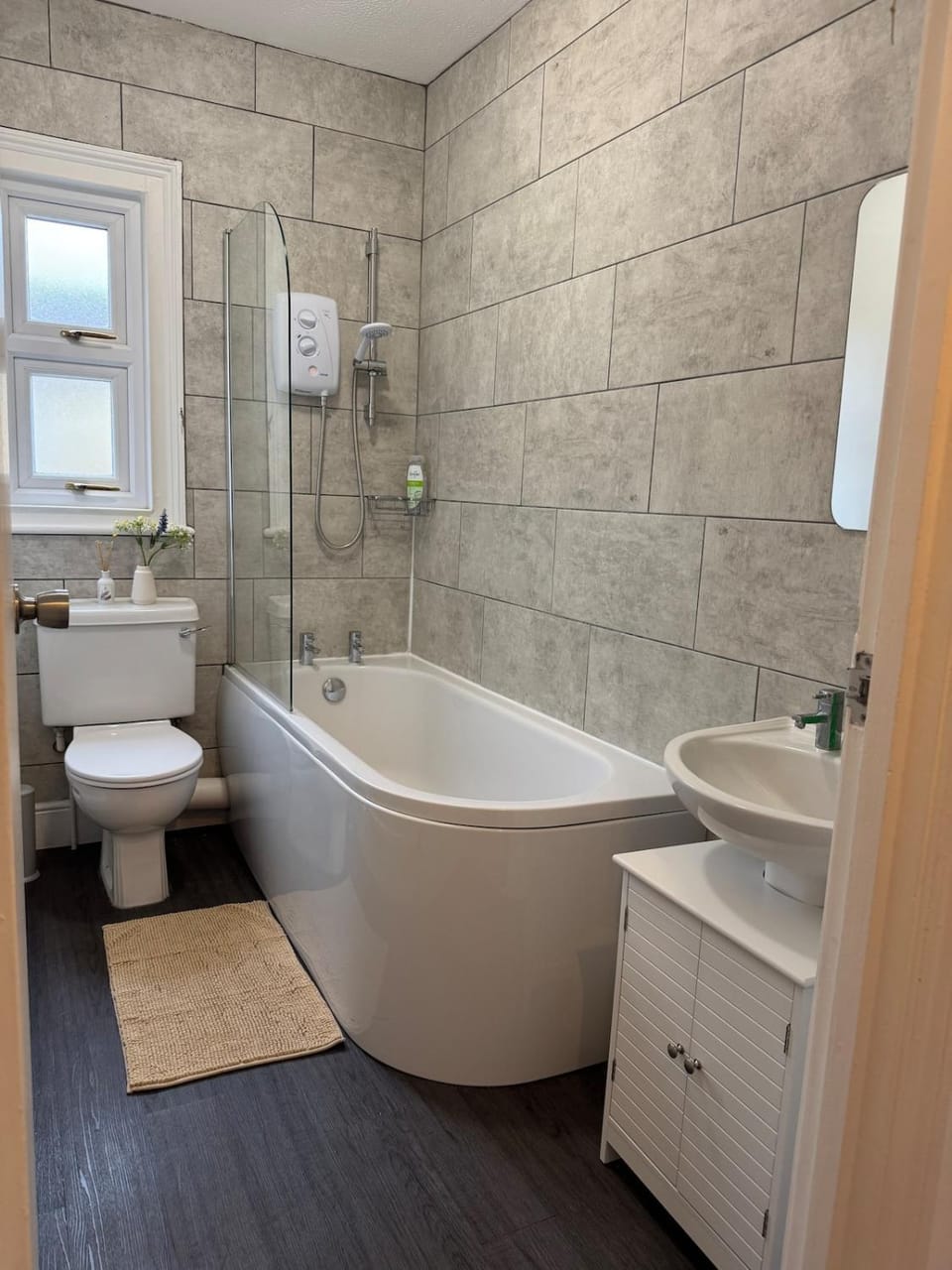 Spacious 1BR Apt near Bedford Stn & Town Centre Apartment in Bedford