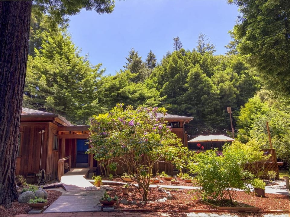 Serenity Grove House in Fort Bragg