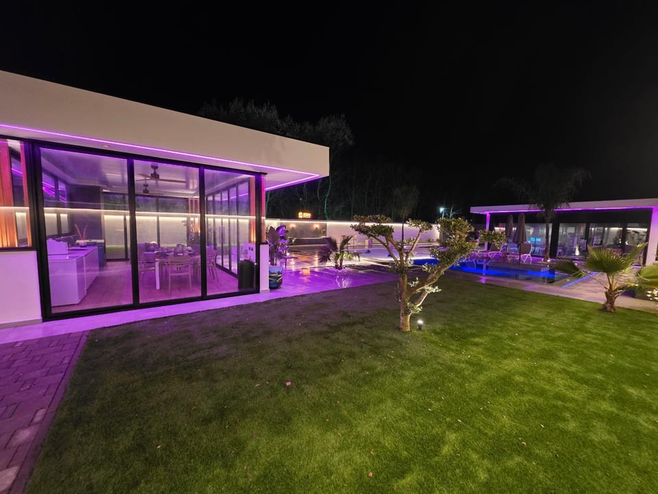 Night, Garden, Pool view, Swimming pool, fireplace