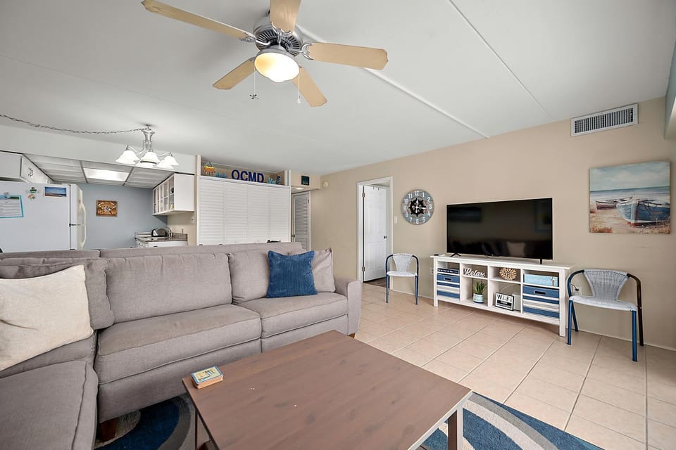 3 Bedroom Bluewater East Condo with Outdoor Pool! House in Ocean City