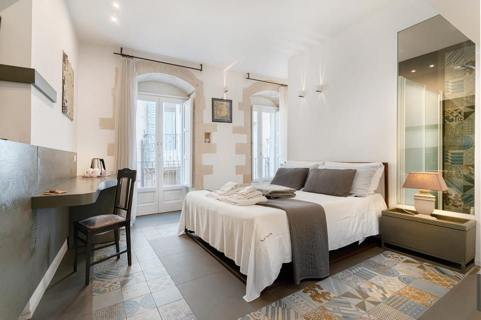 Bed, TV and multimedia, Photo of the whole room, Bedroom, internet, air conditioner