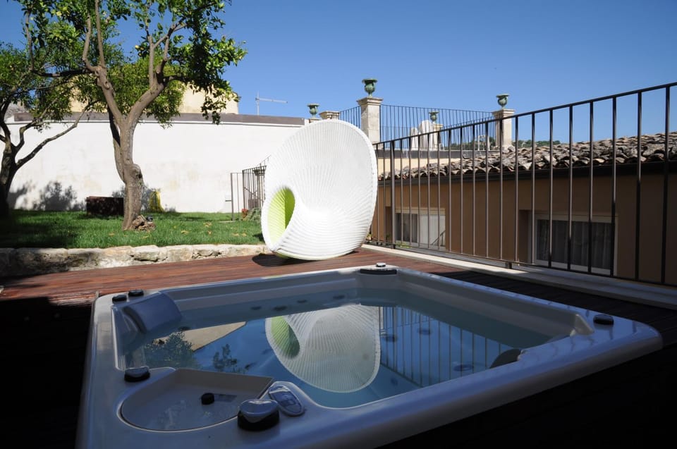 Garden view, Pool view, Swimming pool