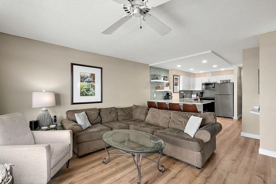Beautiful 3 Bedroom Braemar Towers with Side Ocean Views House in Ocean City