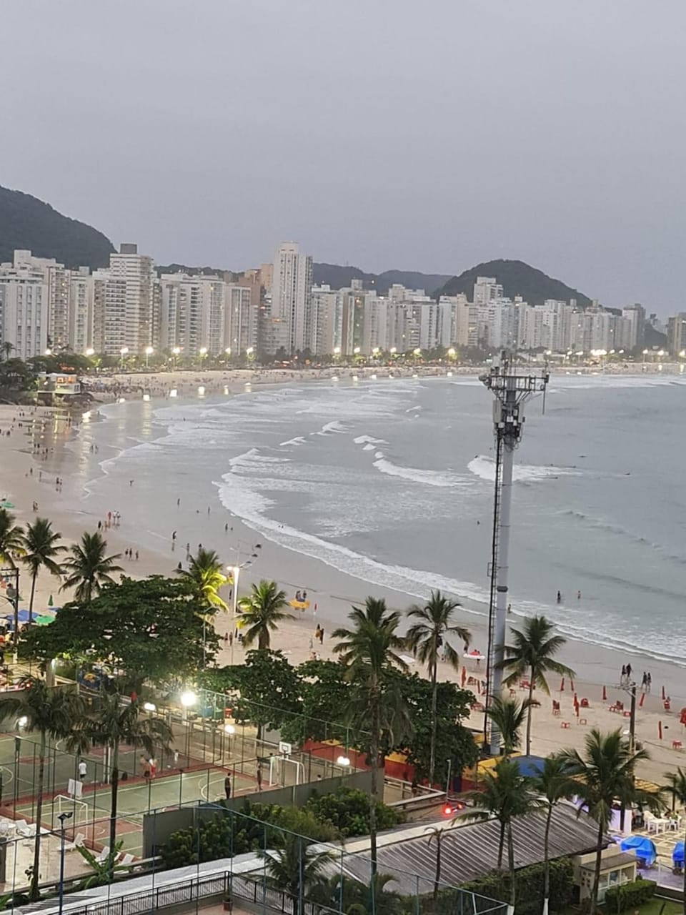 Pé na Areia Praia Astúrias AMPLO conforto WiFi Apartment in State of São Paulo