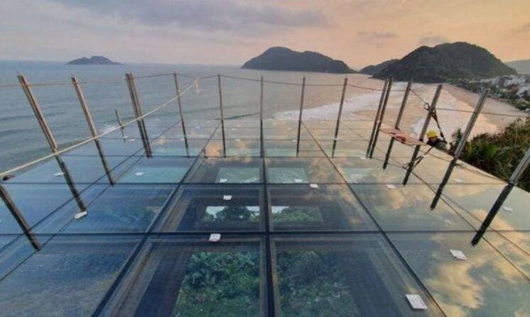 Pé na Areia Praia Astúrias AMPLO conforto WiFi Apartment in State of São Paulo