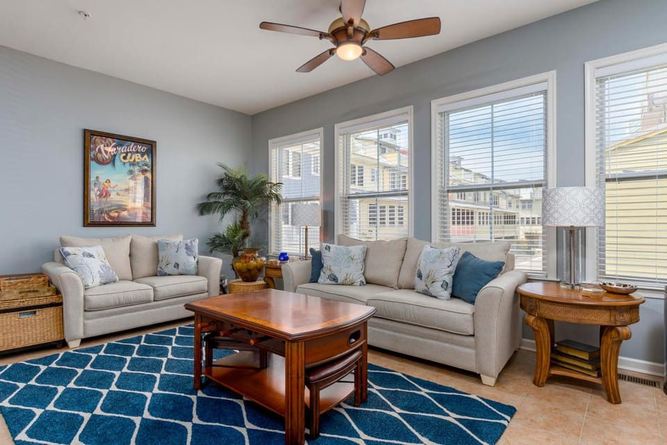 Amazing 4 Bedroom Sunset Island Townhome with Bonus Den! House in Ocean City