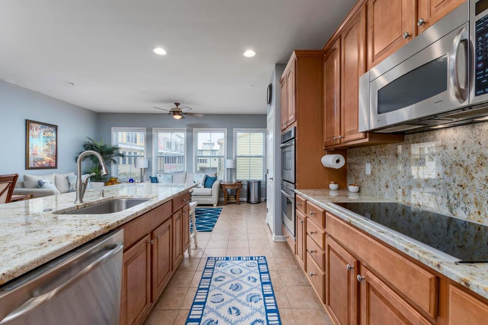 Amazing 4 Bedroom Sunset Island Townhome with Bonus Den! House in Ocean City
