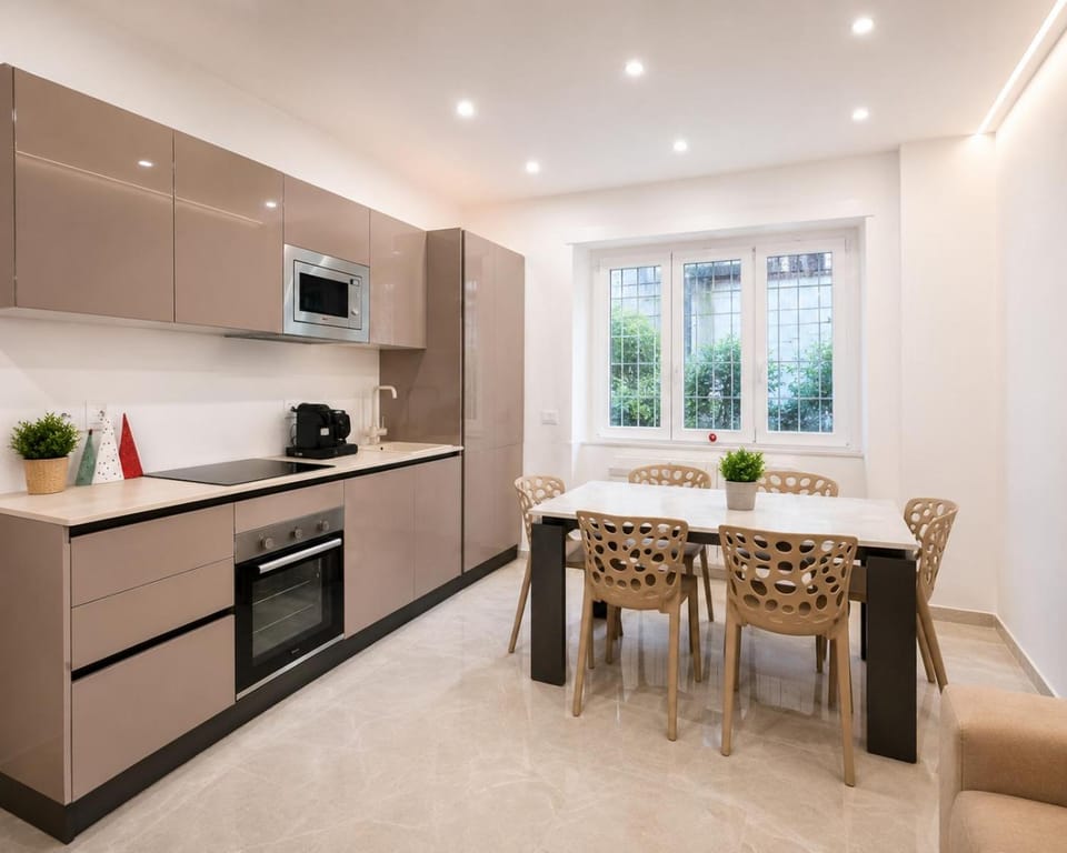 Communal lounge/ TV room, Food close-up, Food close-up, TV and multimedia, Living room, Seating area, Dining area, Communal kitchen, flat iron, microwave, oven, stove, stove, air conditioner