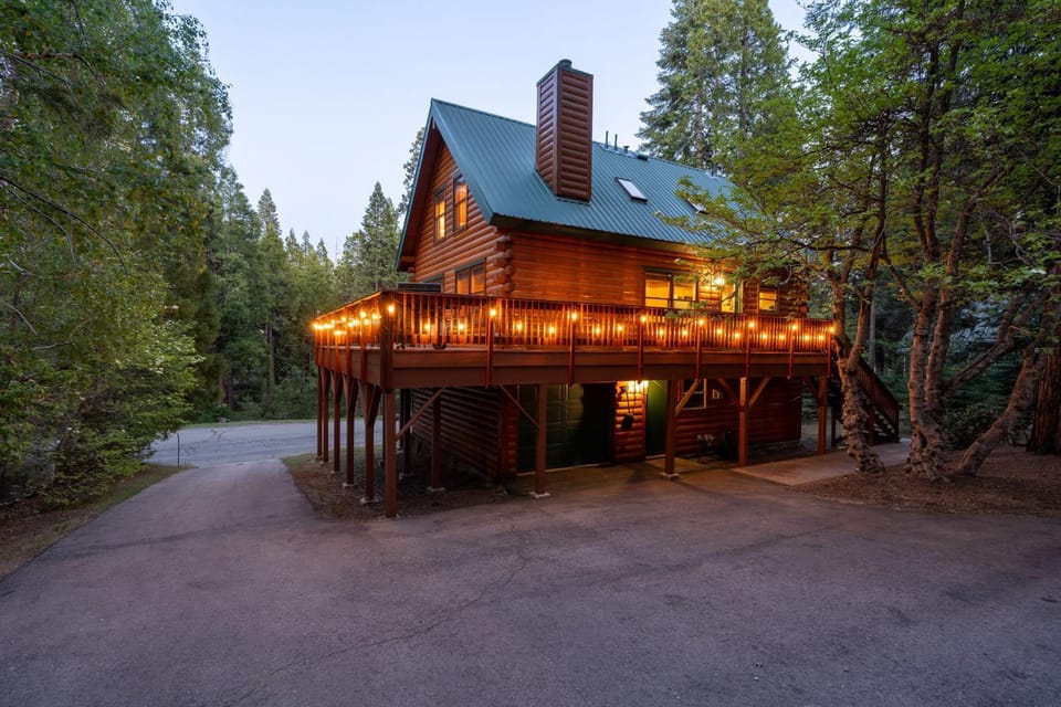 Happy Trails-Family Style Log Home Winter Escape House in Shaver Lake