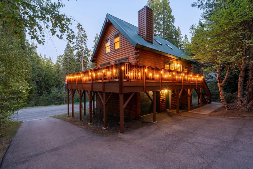 Happy Trails-Family Style Log Home Winter Escape House in Shaver Lake