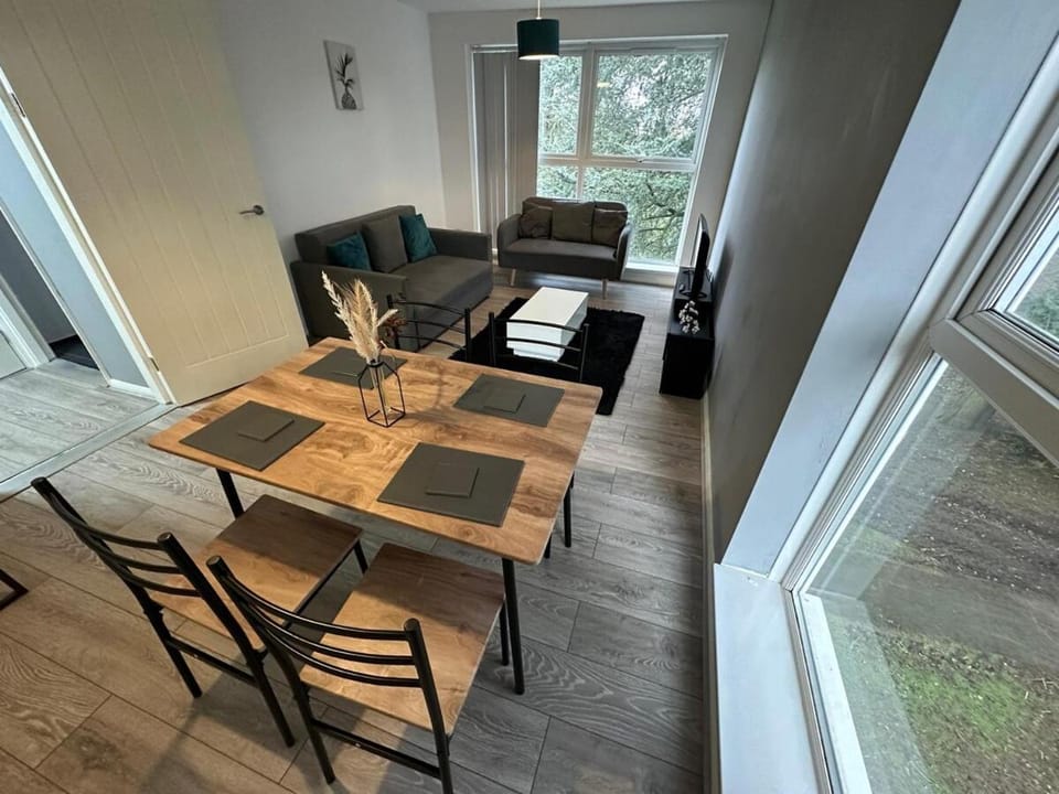 Spacious 2-Bed Apartment in Birmingham Parking Included Apartment in Birmingham