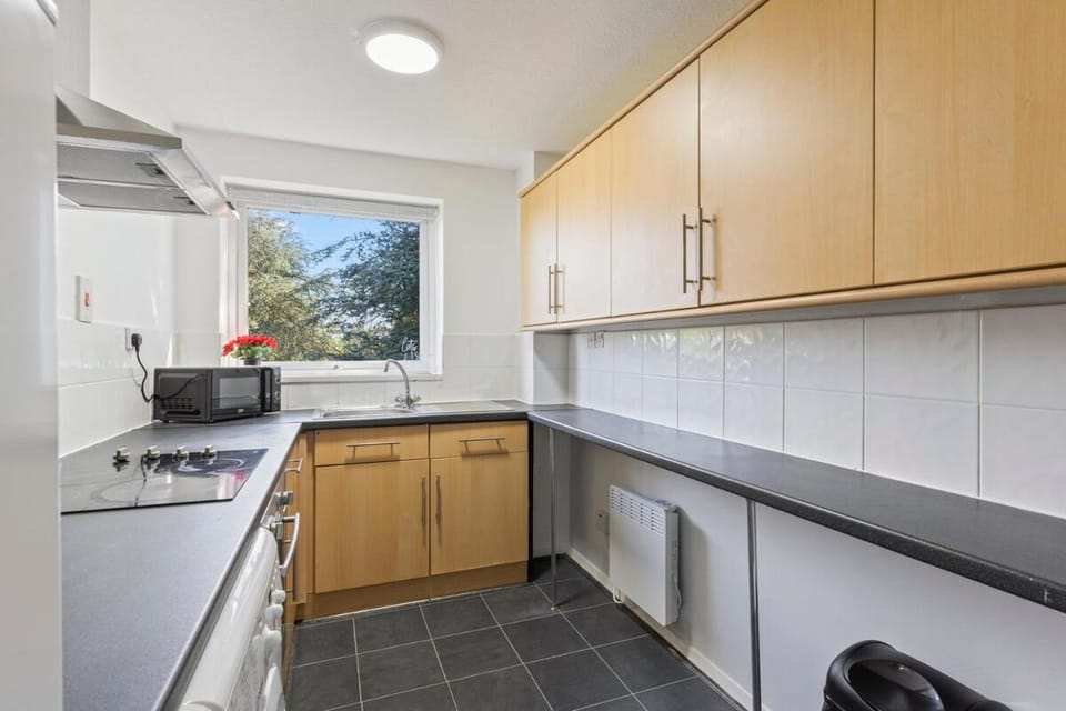 Spacious 2-Bed Apartment in Birmingham Parking Included Apartment in Birmingham