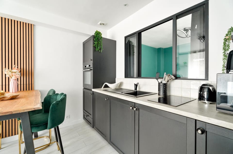 Kitchen or kitchenette