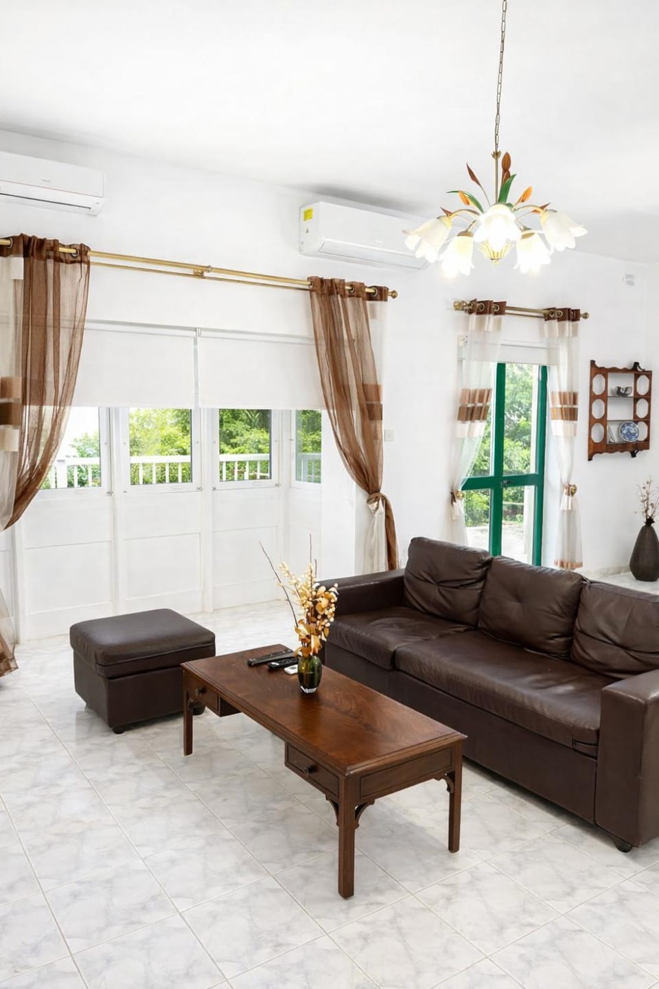 Living room, Seating area, fireplace