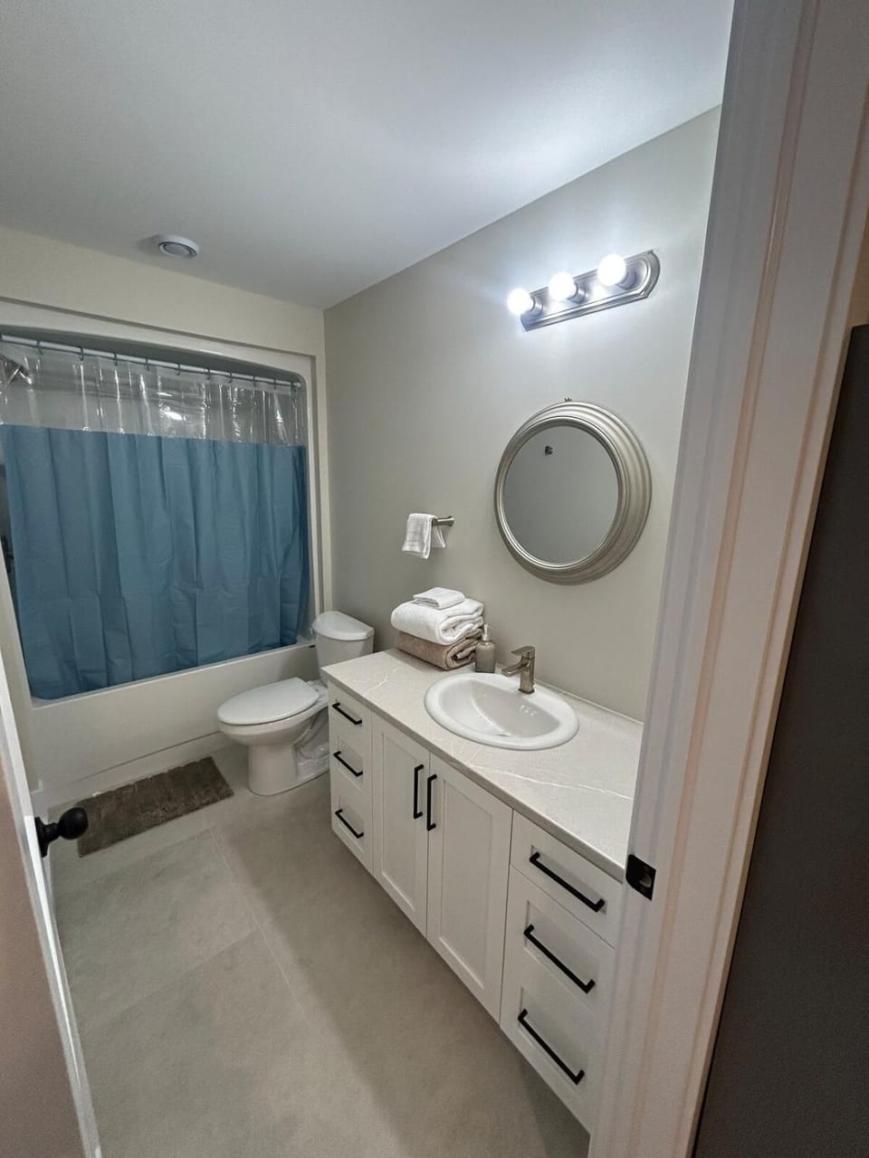 Bathroom, towels