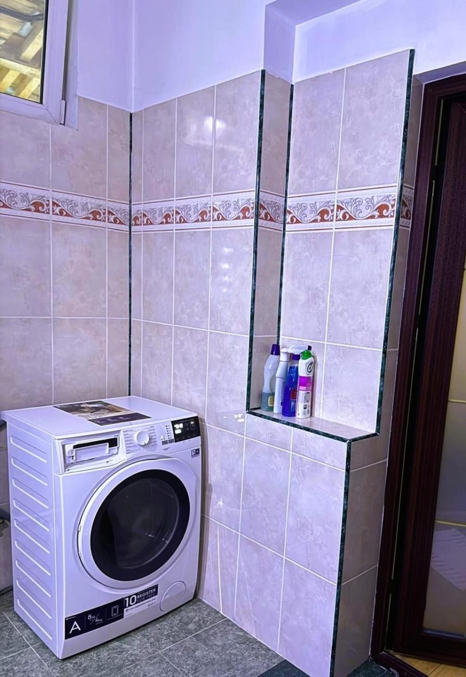 Bathroom, washing machine