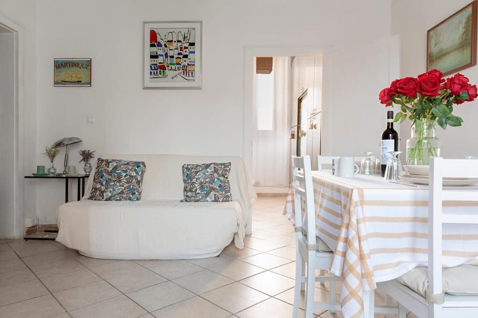 Seaside holiday inn - free parking Apartment in Livorno
