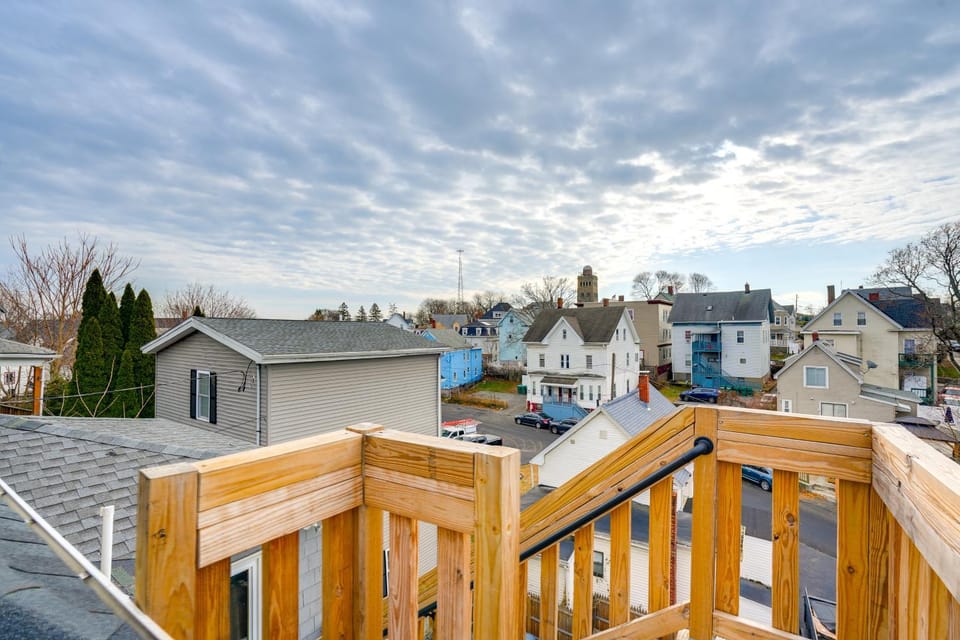 Apt in Historic Lynn Neighborhood: 5 Mi to Salem! Apartment in Lynn