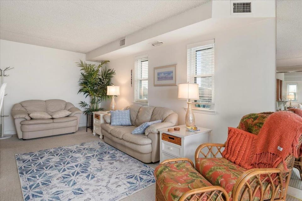 3 Bedroom, 2 Bath Bayview Unit in the Capri! House in Ocean City