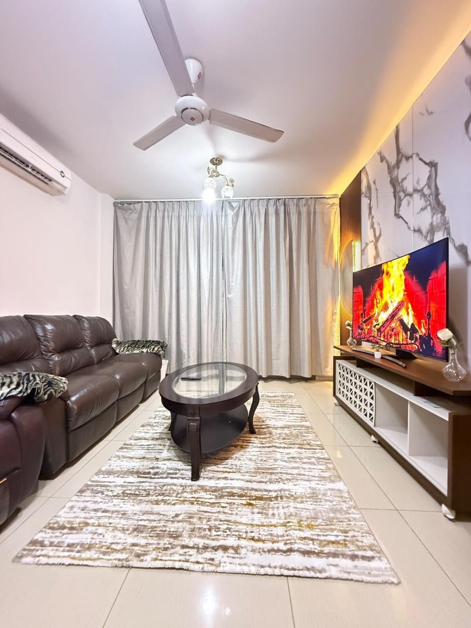 Opera47 Spacious & Central Apartment in Muscat