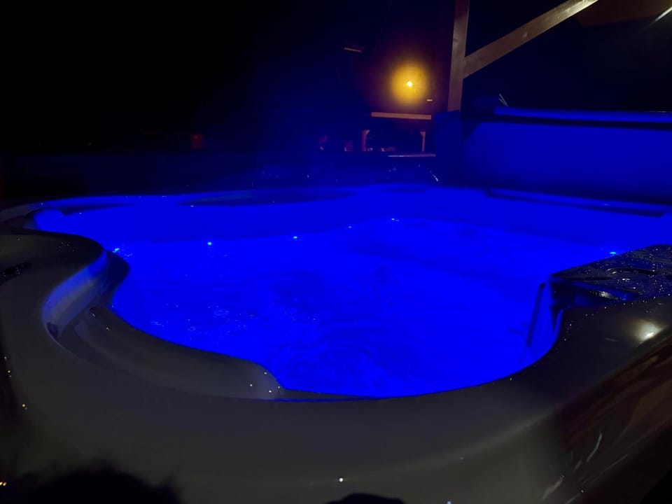 Night, Hot Tub