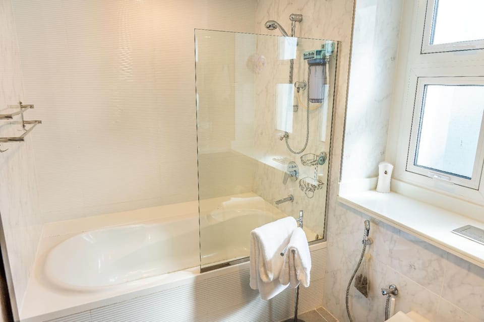 Bathroom, Bath