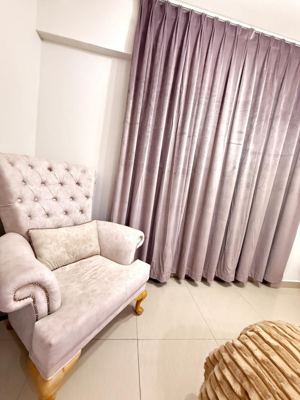 Opera67 Spacious & Central Apartment in Muscat