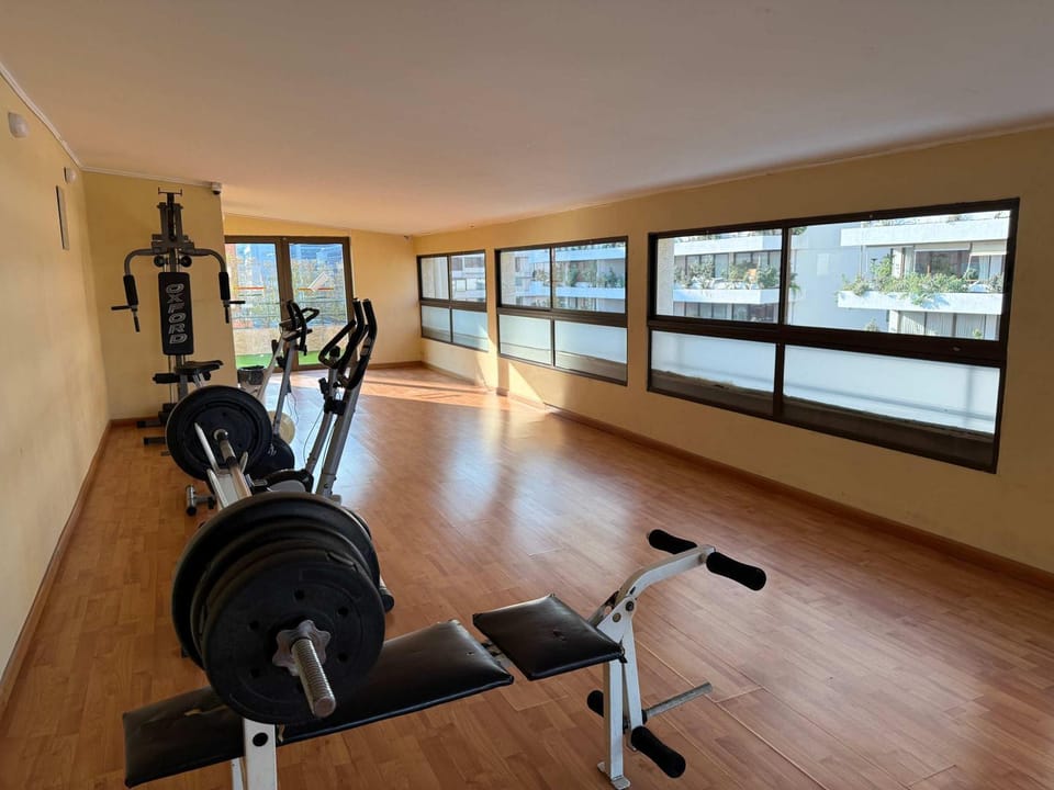 HOM I Metro EL GOLF con Parking LasCondes Apartment in Providencia