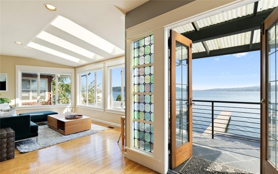 Lakefront Retreat on Lake Washington with Hot Tub Private Dock and Views House in Bryn Mawr-Skyway