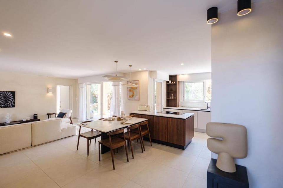 Luxurious new villa pool golf St Tropez Villa in Sainte-Maxime