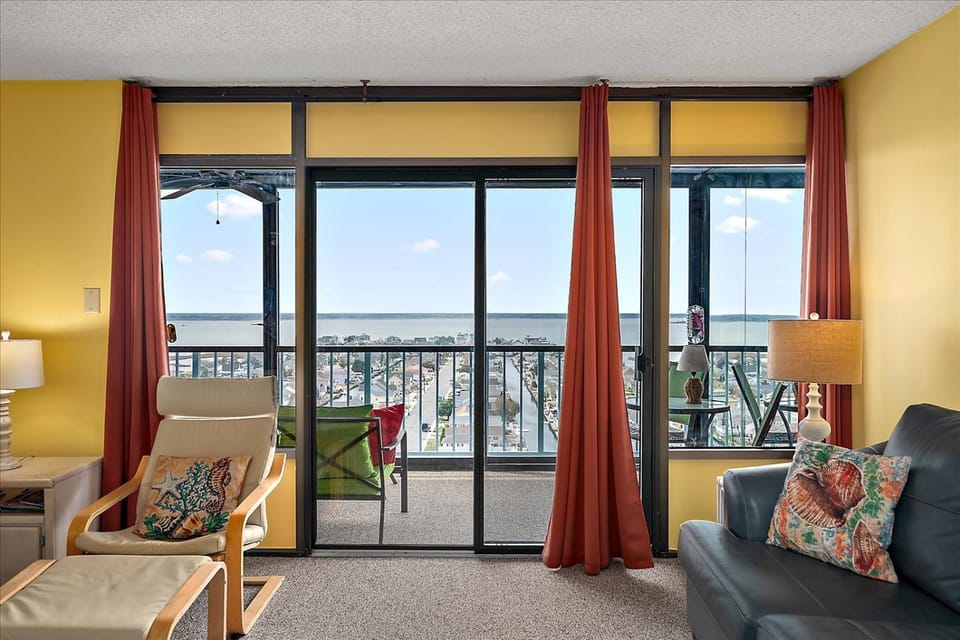 Ocean & Bay View 3 Bed Condo in Capri With Indoor Pool! House in Ocean City