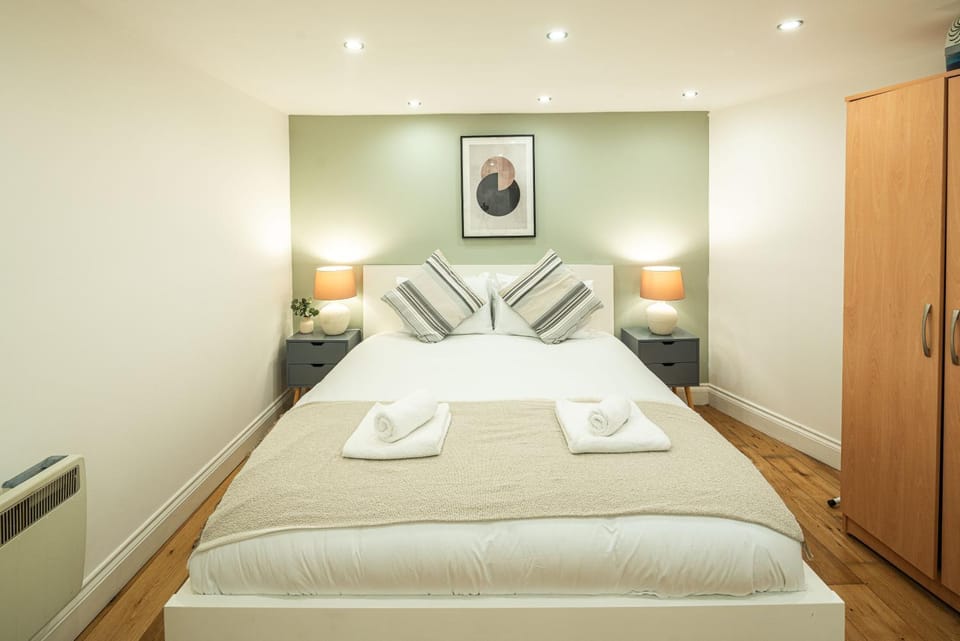 Bed, Photo of the whole room, Bedroom, towels, wardrobe