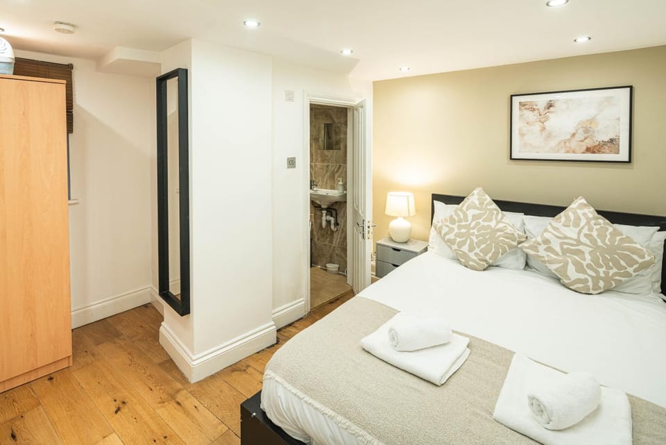 Bed, Photo of the whole room, Bedroom, towels, wardrobe