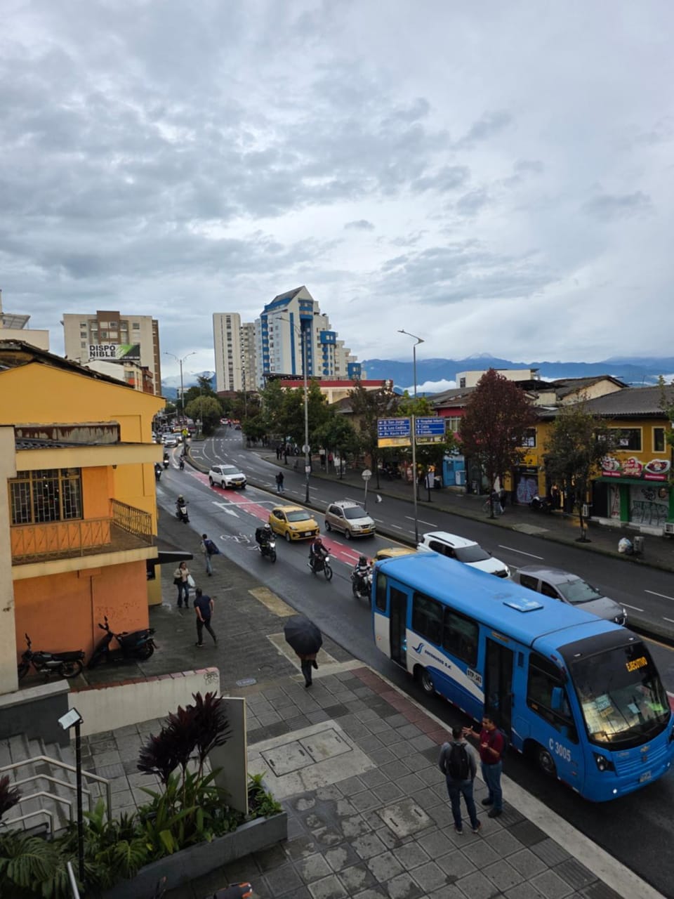 Apartaestudio con vista a AV Santander Manizales Apartment in Manizales