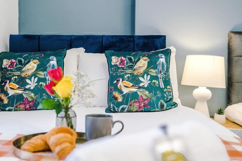 Leamington Spa's Gem - Free Parking, Netflix, Prime & Disney Apartment in Royal Leamington Spa