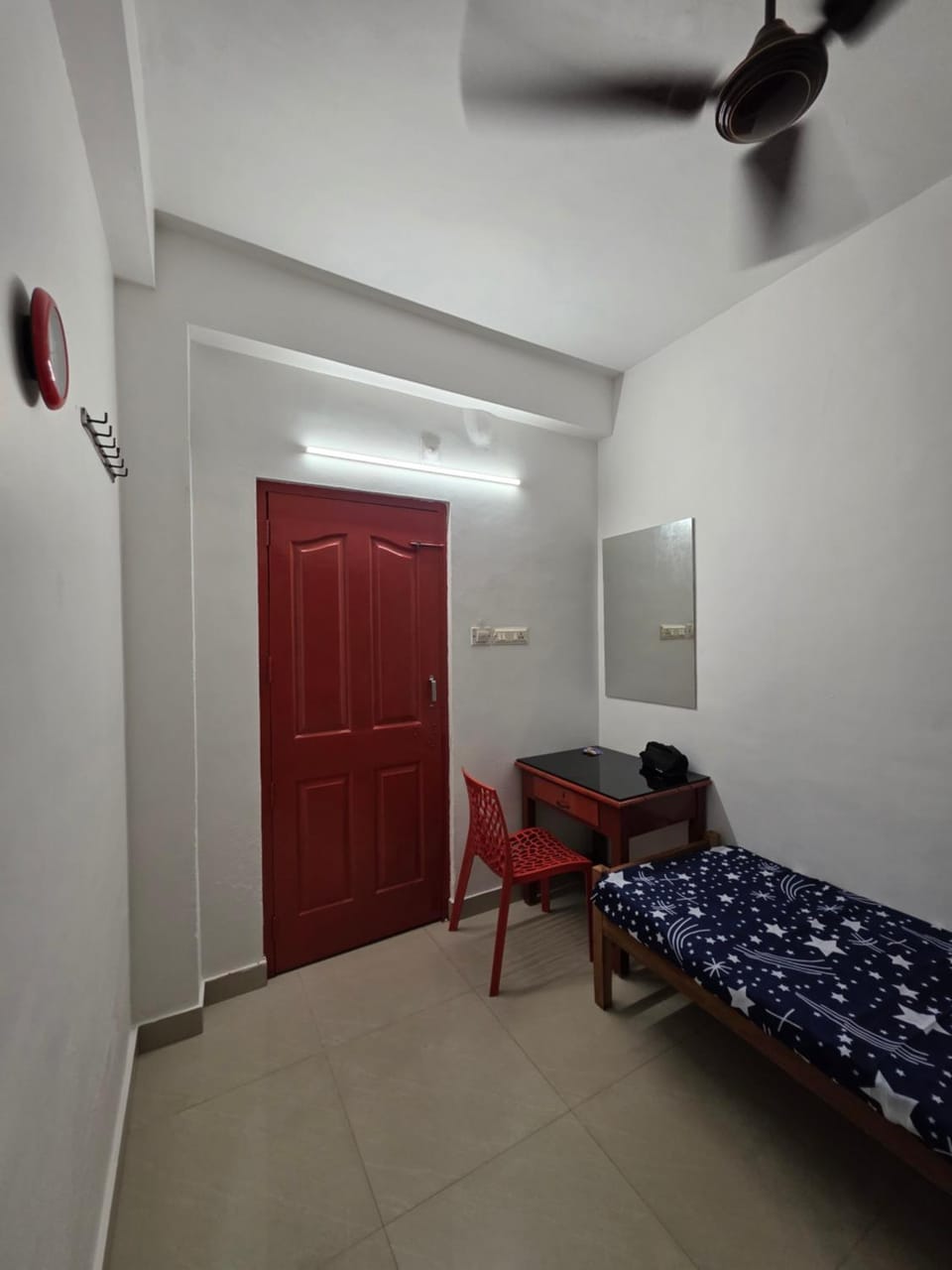 FlexTays Transit - Station Side Stays Hostel in Thiruvananthapuram