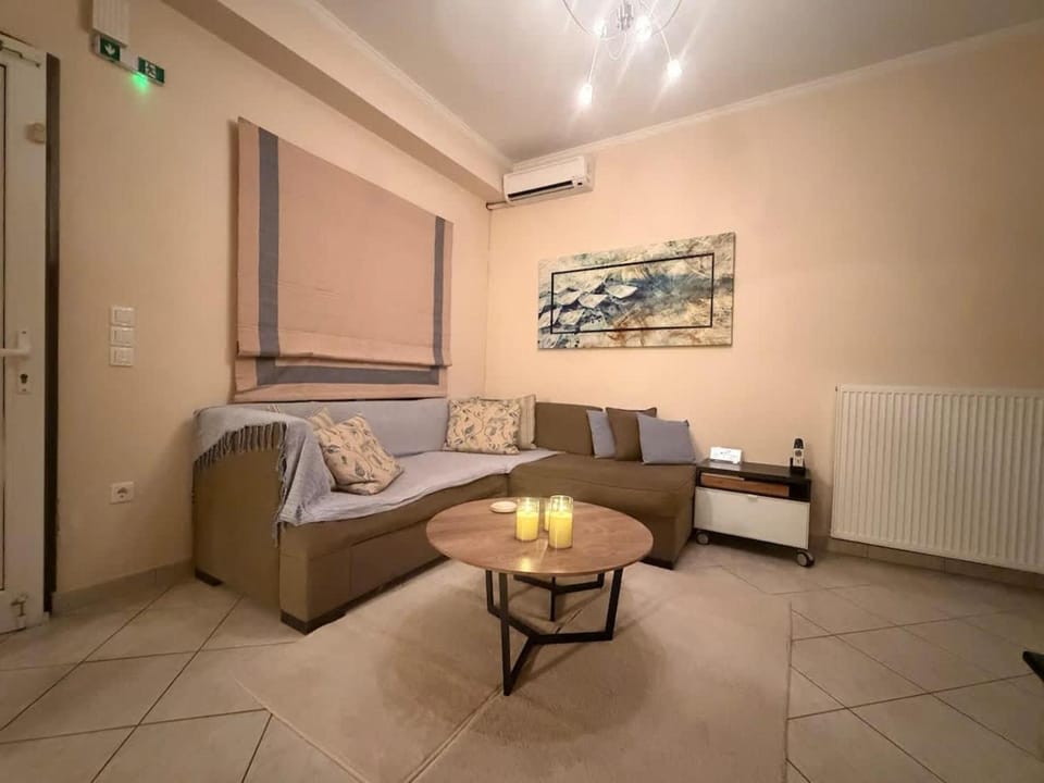Living room, Seating area, air conditioner