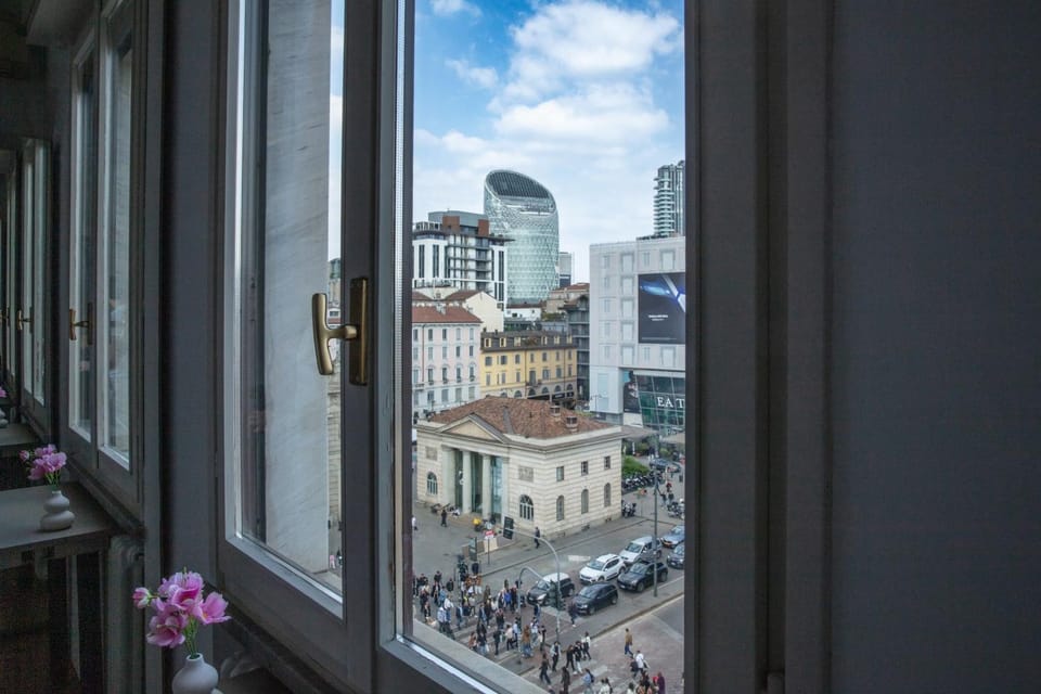 Neighbourhood, City view, Street view, Location