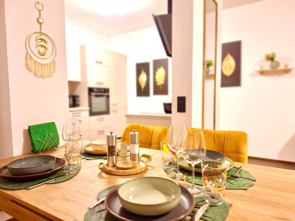 Business facilities, Food, Food, Lunch, Lunch, Dinner, Dinner