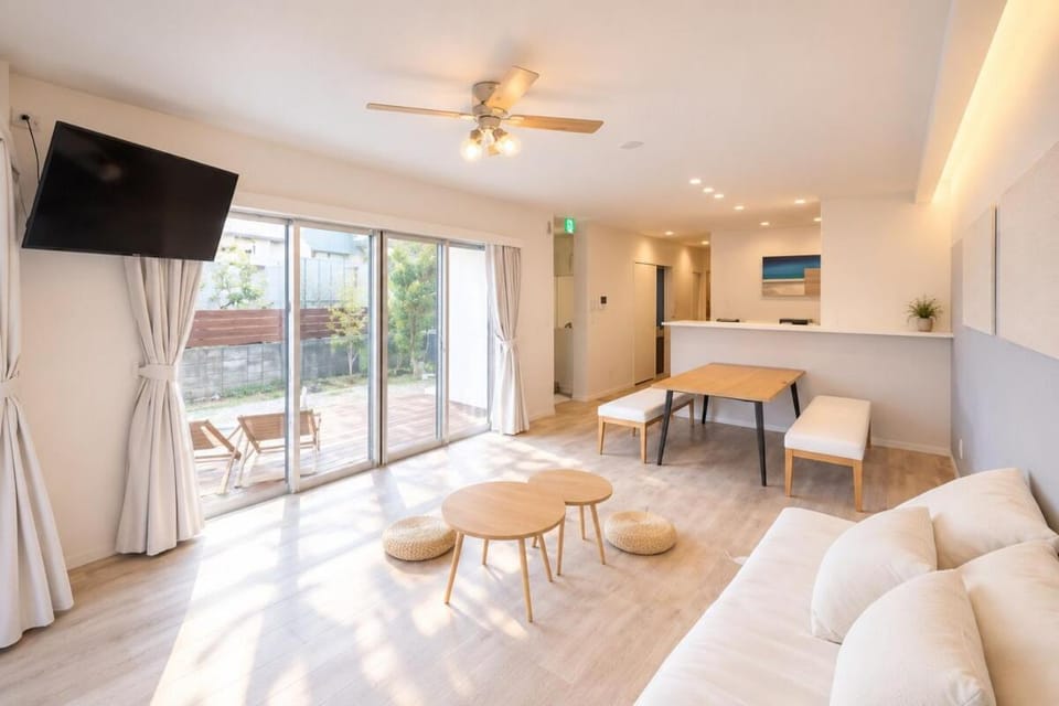 Living room, Dining area