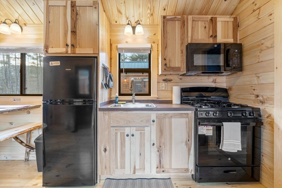 Kitchen or kitchenette, kitchen
