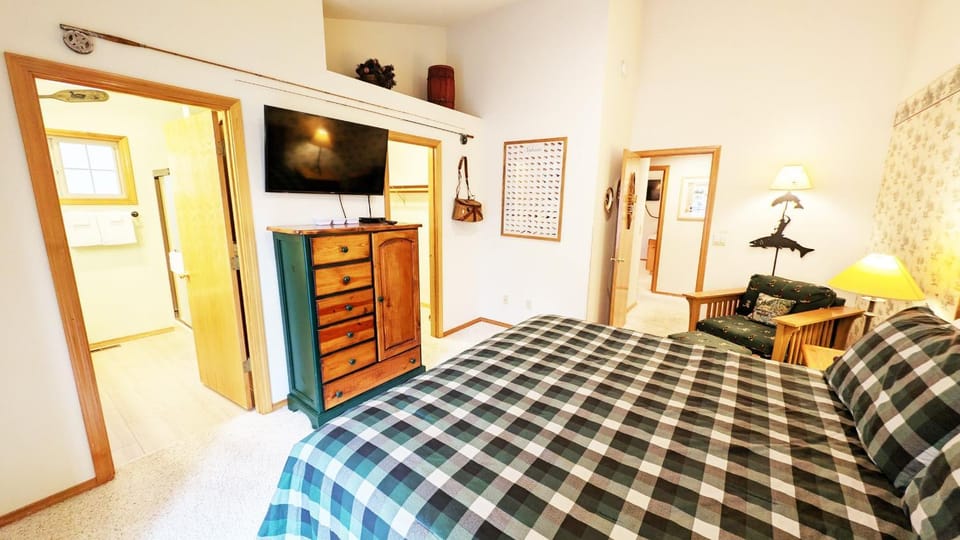 Snowshoe Inn-Pyramid Mtn 7 House in Sunriver