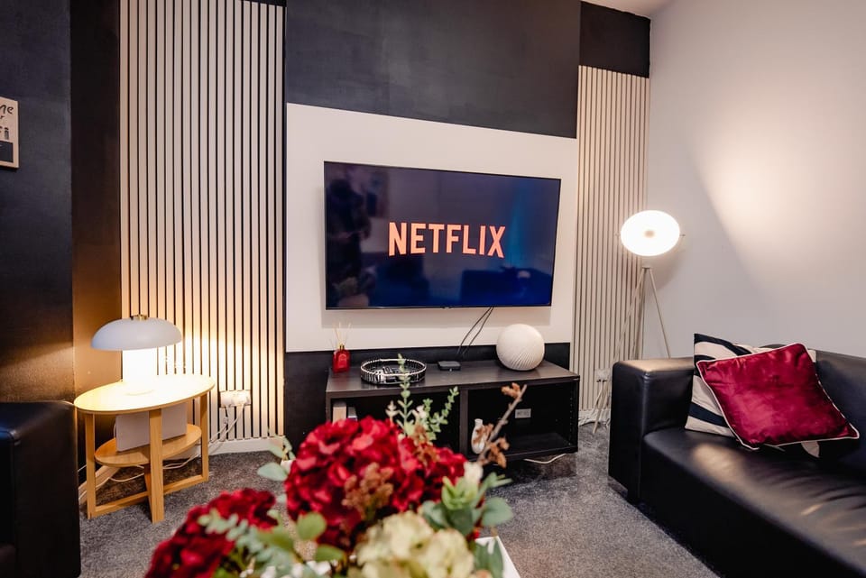 5 Bed 2 Bath - Cardiff Central Getaway - Free Parking House in Cardiff