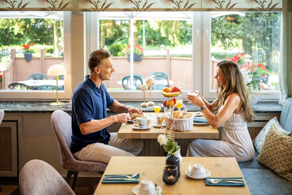 People, Coffee/tea facilities, Food and drinks, Food, Guests, Breakfast, Continental breakfast, Drinks