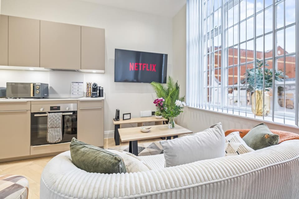 Central Jewellery Quarter 2 Bedroom Apartment with Workspace Apartment in Birmingham