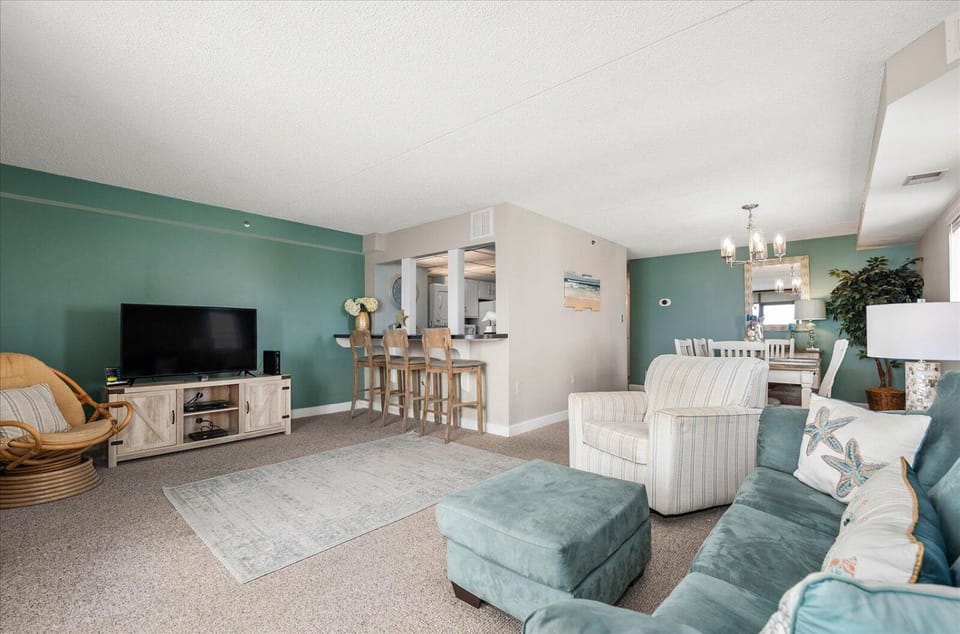 3 Bedroom Direct Ocean Front Capri Condo with Indoor Pool House in Ocean City