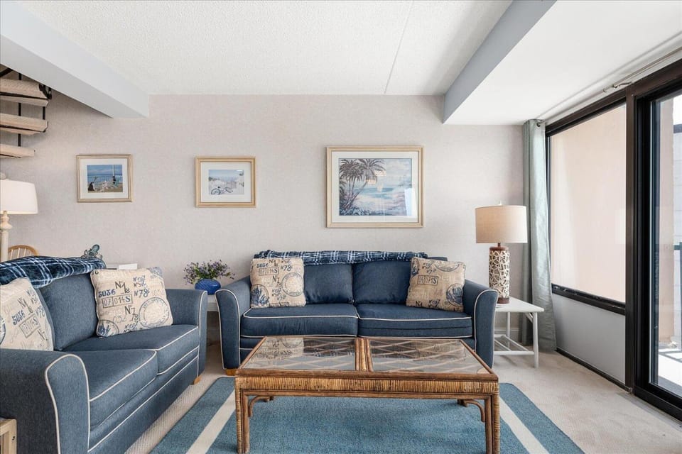 Oceanfront Capri Penthouse Condo with Indoor Pool and Much More! House in Ocean City