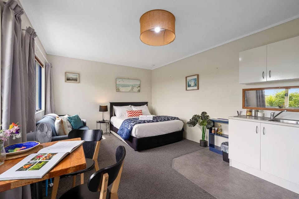 Butlers Studio One Apartment in Taranaki, New Zealand